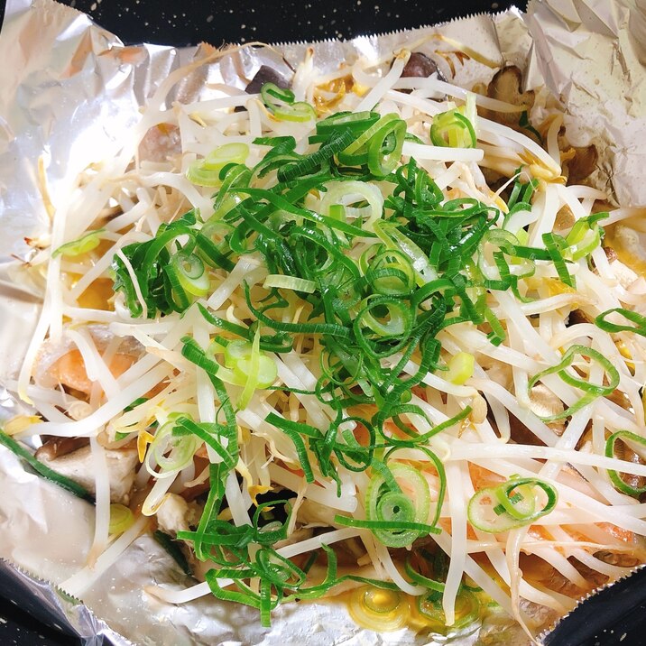 フライパンで鮭と野菜のホイル焼き